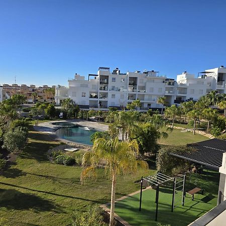 Nice 2 Bedroom Bali Apartment With Sea Views Торевьиа Экстерьер фото