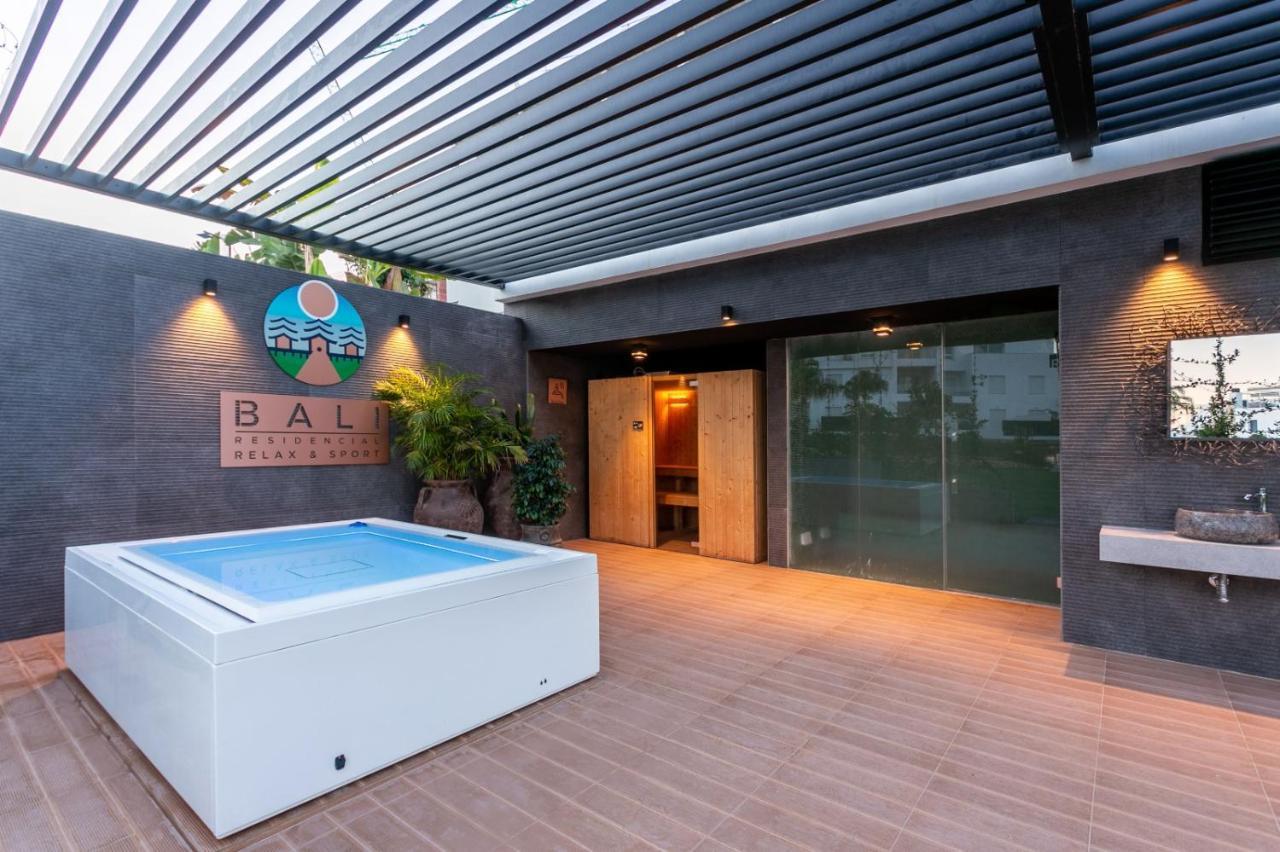 Nice 2 Bedroom Bali Apartment With Sea Views Торевьиа Экстерьер фото