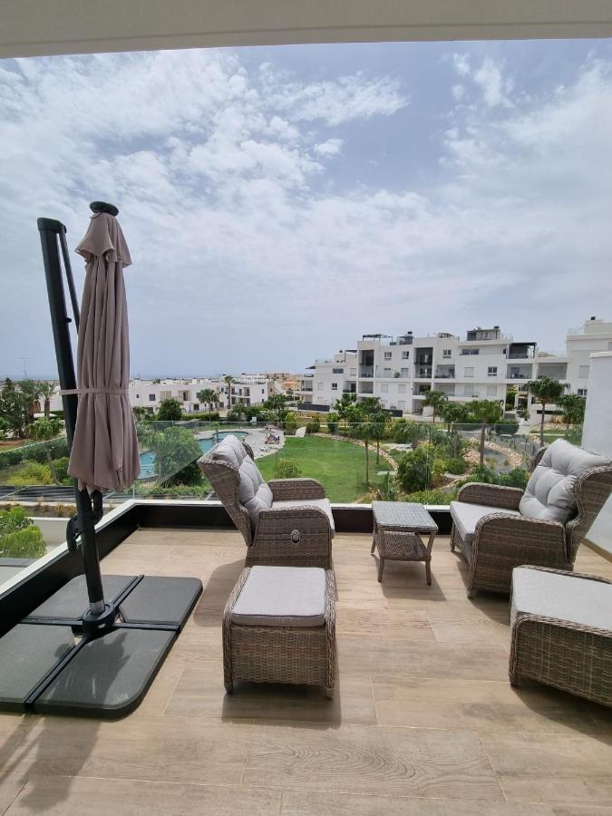 Nice 2 Bedroom Bali Apartment With Sea Views Торевьиа Экстерьер фото