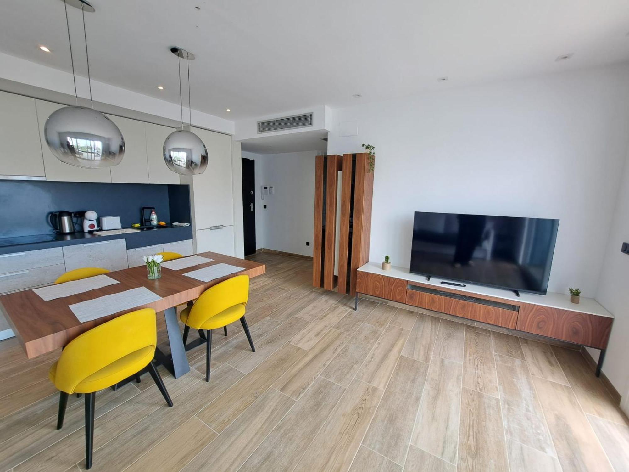 Nice 2 Bedroom Bali Apartment With Sea Views Торевьиа Экстерьер фото