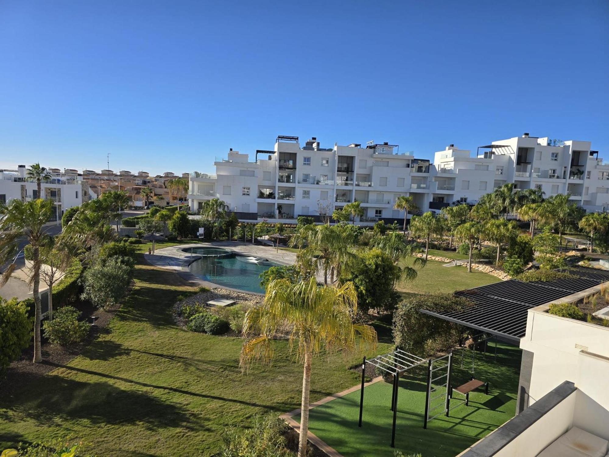 Nice 2 Bedroom Bali Apartment With Sea Views Торевьиа Экстерьер фото