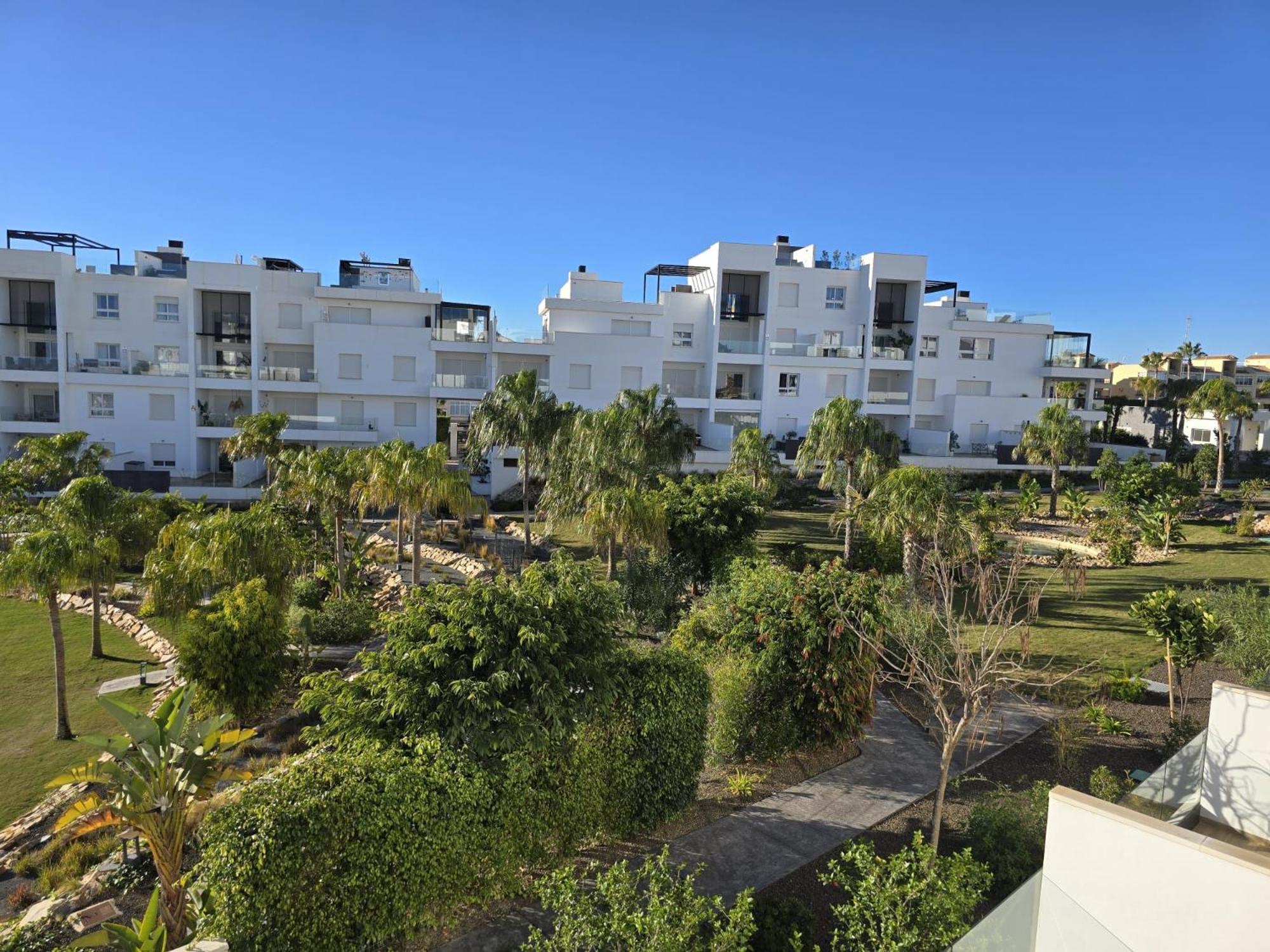 Nice 2 Bedroom Bali Apartment With Sea Views Торевьиа Экстерьер фото