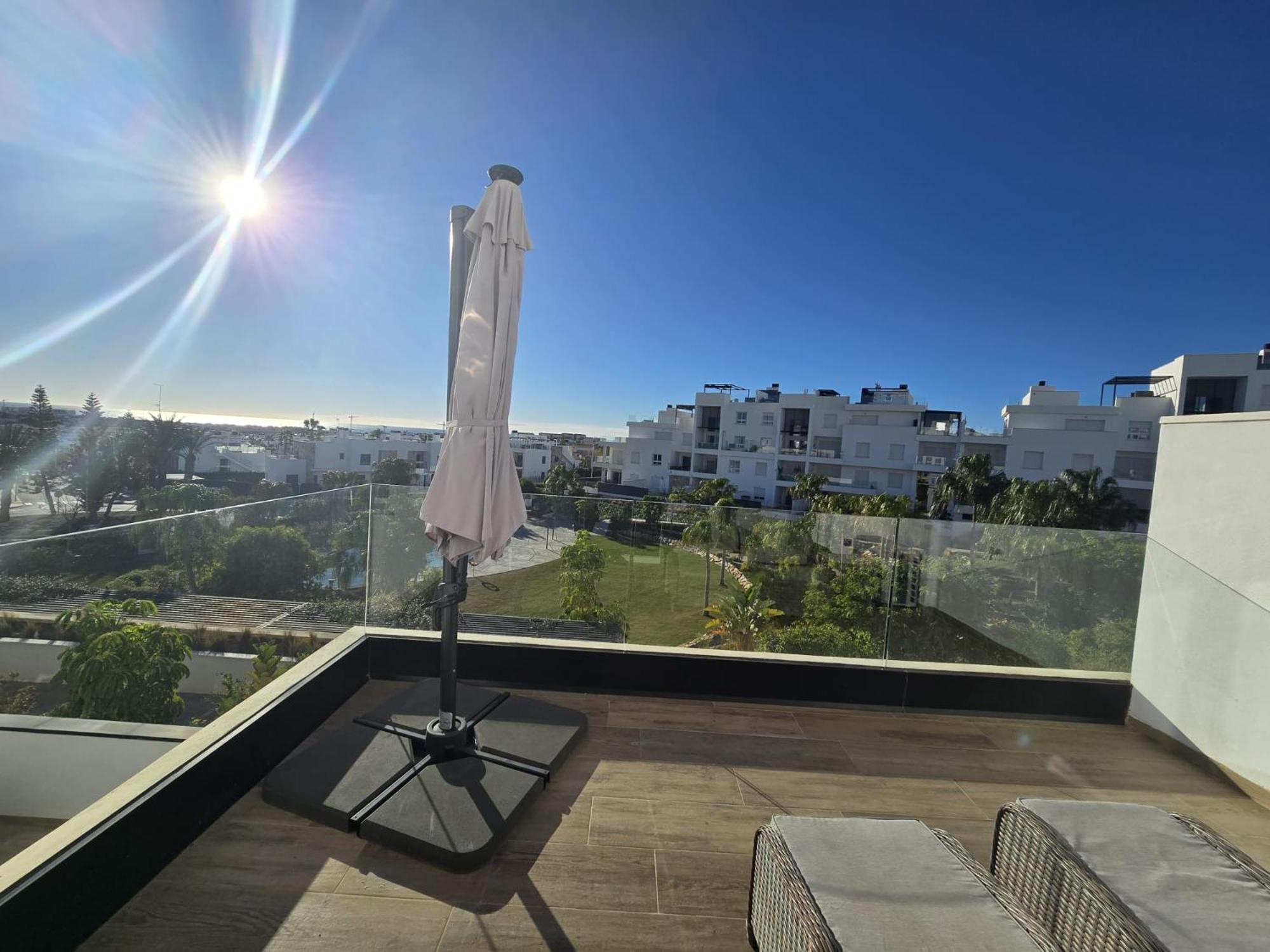 Nice 2 Bedroom Bali Apartment With Sea Views Торевьиа Экстерьер фото