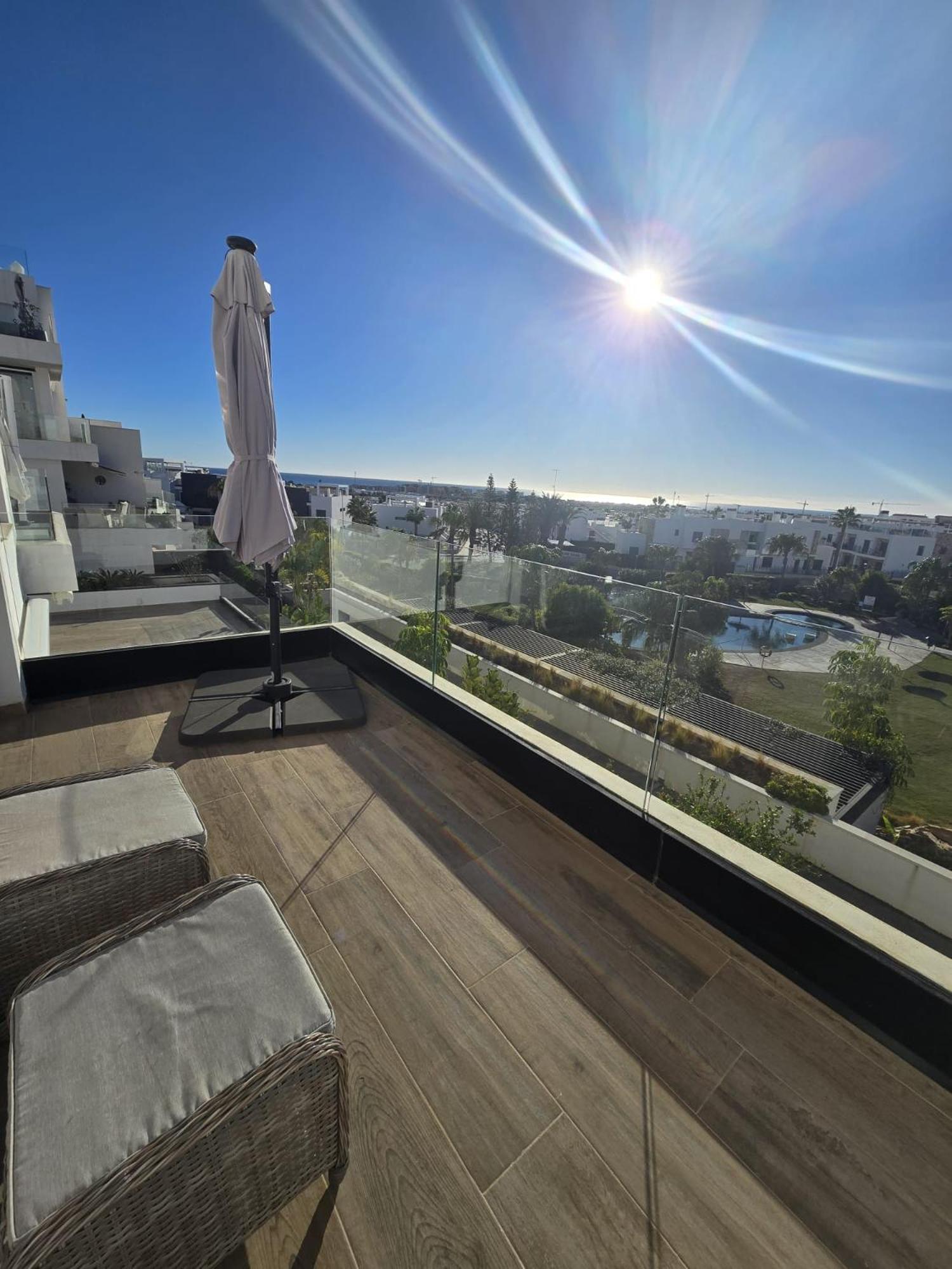 Nice 2 Bedroom Bali Apartment With Sea Views Торевьиа Экстерьер фото